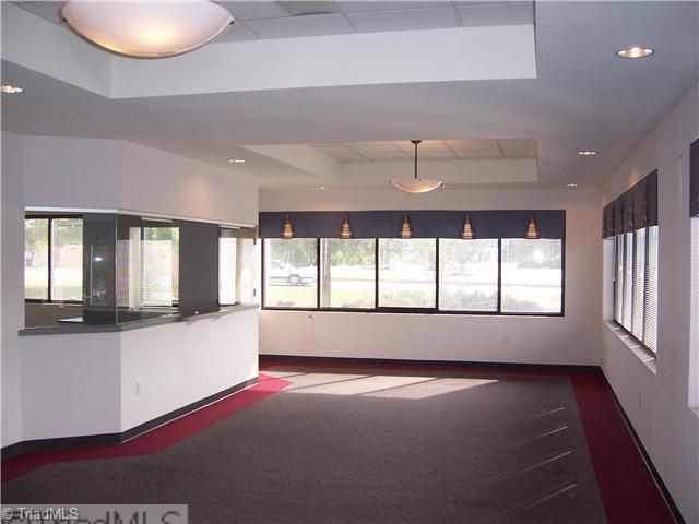 2640 Plaza Lane High Point, NC 27263 - Photo 3 of 11 Lobby/Reception.
