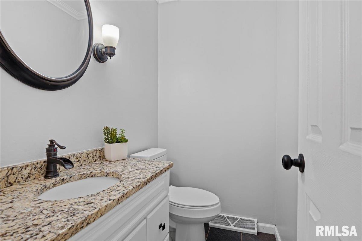 408 Golf Road Springfield, IL 62704 - Photo 22 of 60