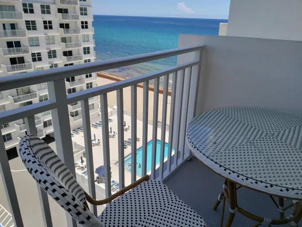 $4,500 | 4511 South Ocean Boulevard, Unit 904, Highland Beach, FL 33487