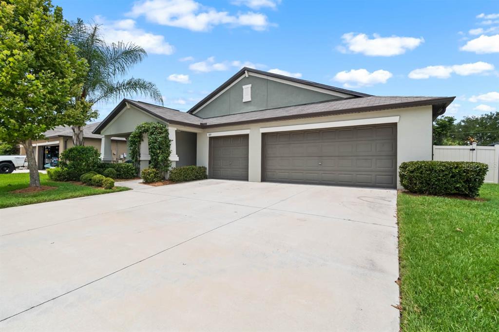 809 Timeless Moss Drive Ruskin, FL 33570 - Photo 6 of 76