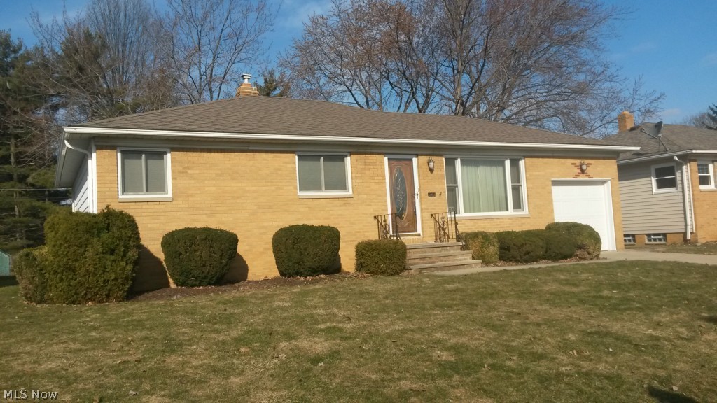 Front view of 7270 Maplewood Road, Parma, OH  44130