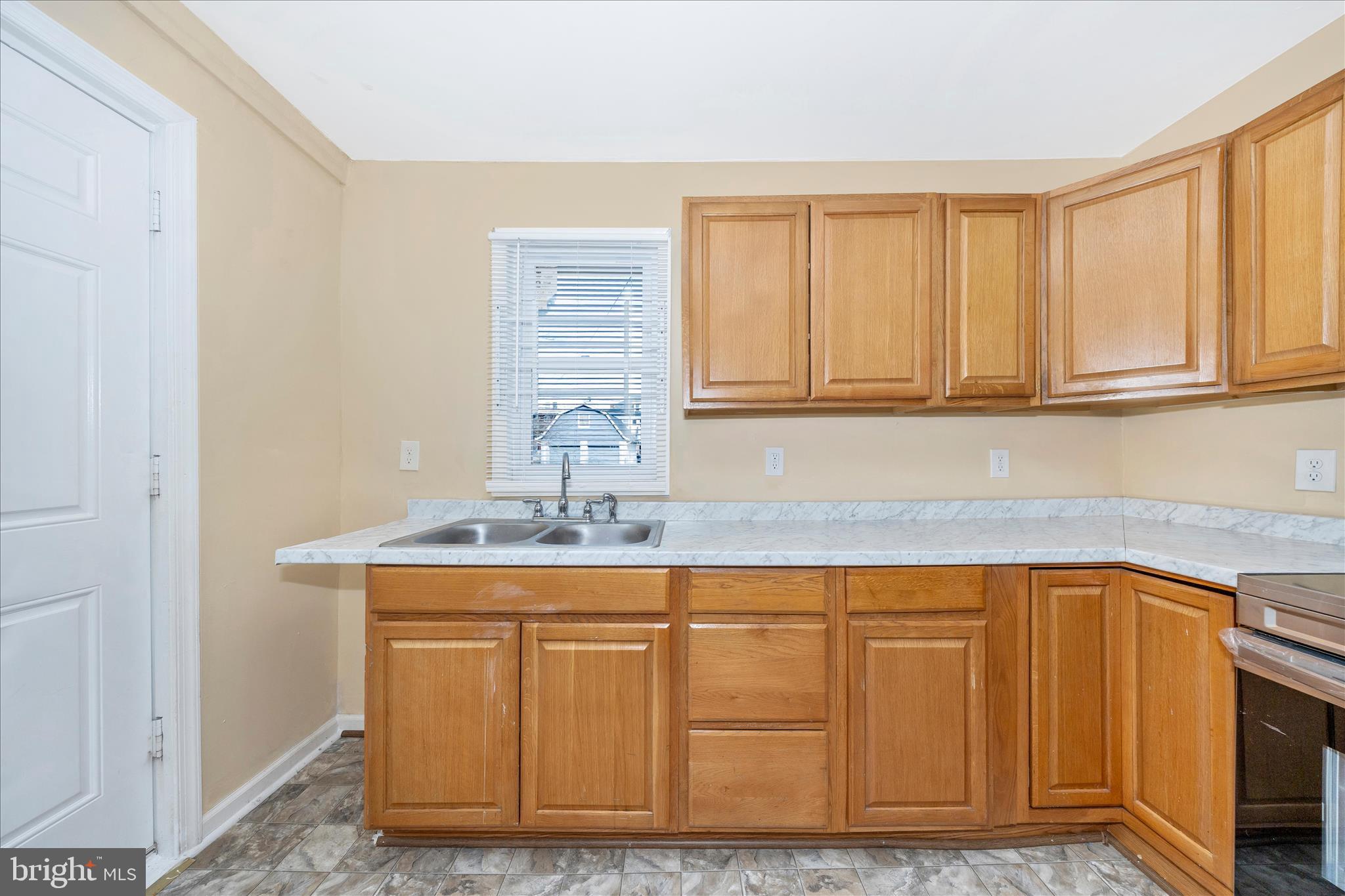 225 Alexander Street Hagerstown, MD 21740 - Photo 17 of 49 Kitchen