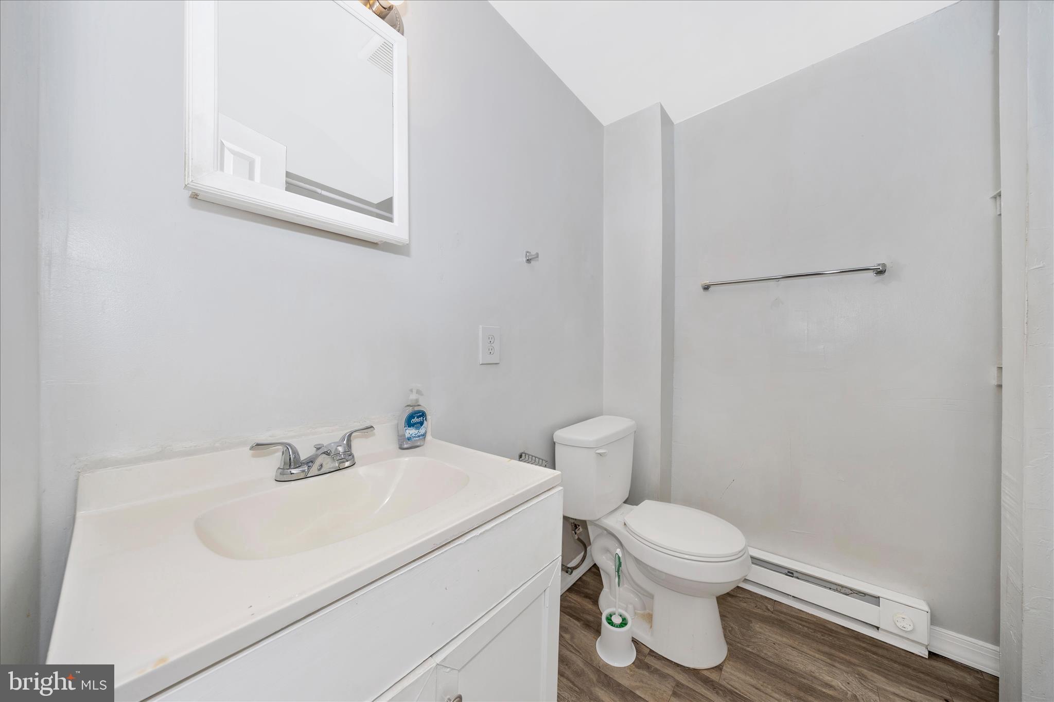 225 Alexander Street Hagerstown, MD 21740 - Photo 31 of 49 Hall Bathroom