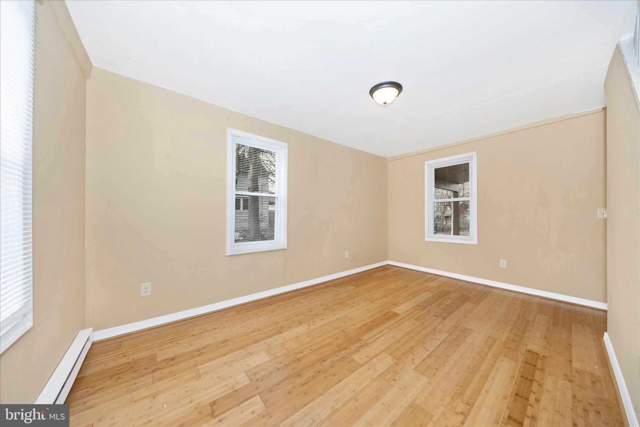 225 Alexander Street Hagerstown, MD 21740 - Photo 8 of 49 Sitting Room