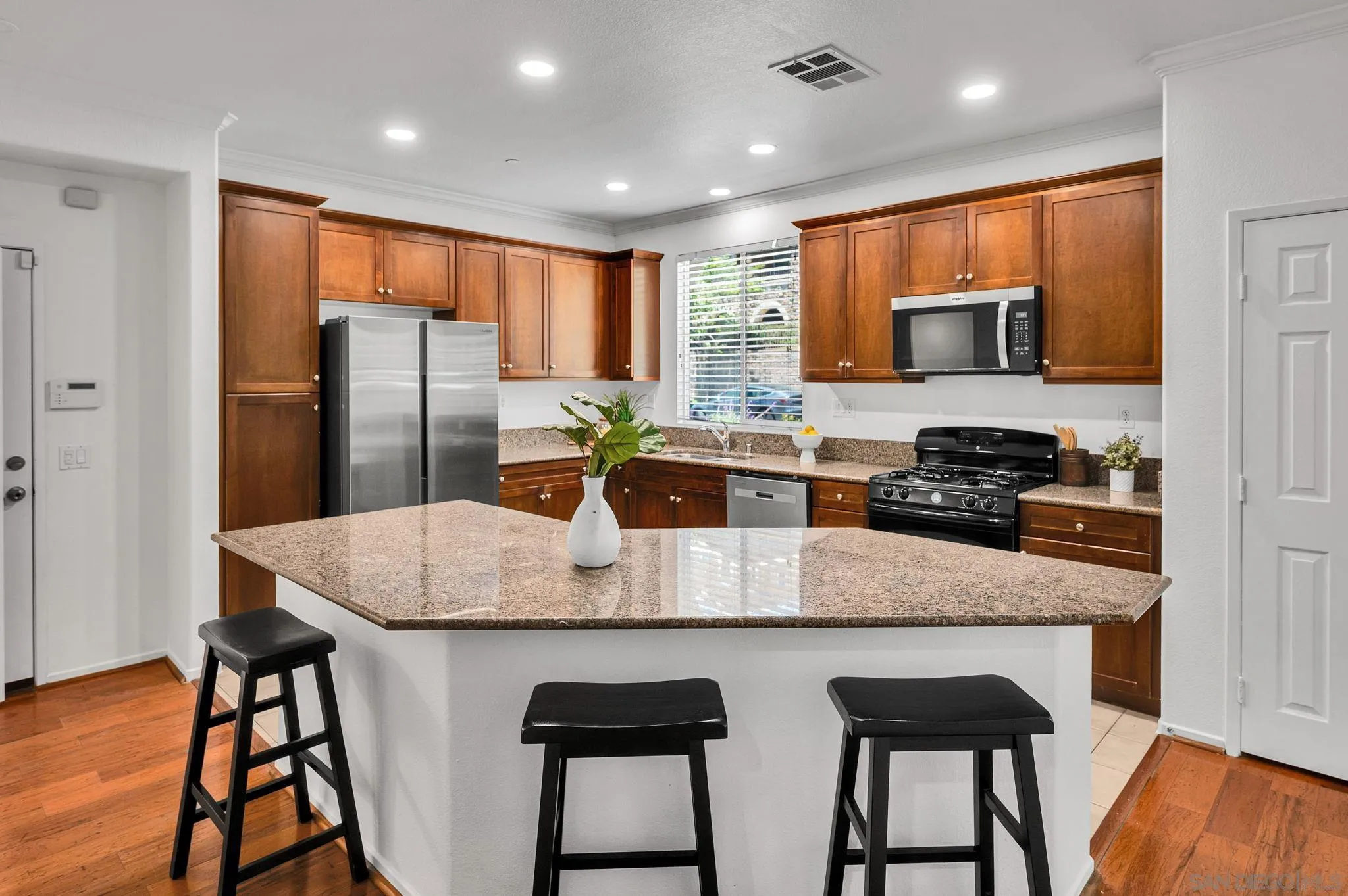1205 Calabria Street Santee, CA 92071 - Photo 11 of 38