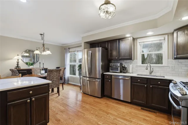 $1,395,000 | 6-8 Marion Avenue, Harrison, NY 10528