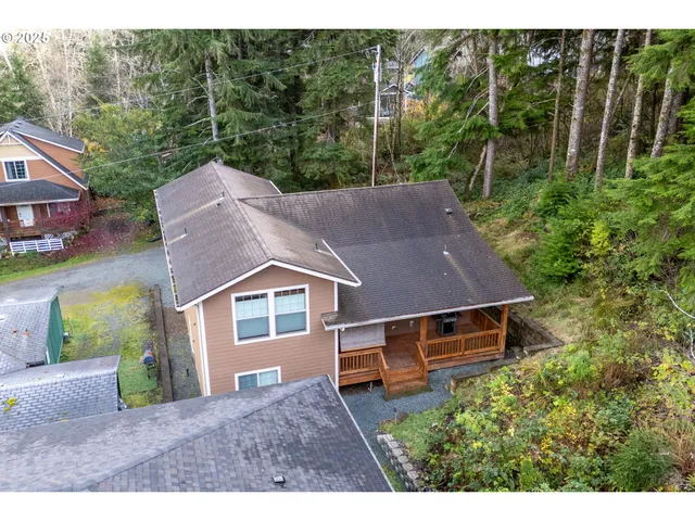 $629,500 | 303 South Marine Street, Rockaway Beach, OR 97136