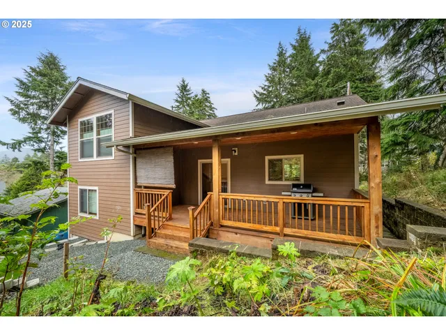 $629,500 | 303 South Marine Street, Rockaway Beach, OR 97136