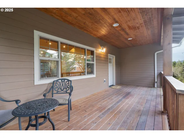 $629,500 | 303 South Marine Street, Rockaway Beach, OR 97136