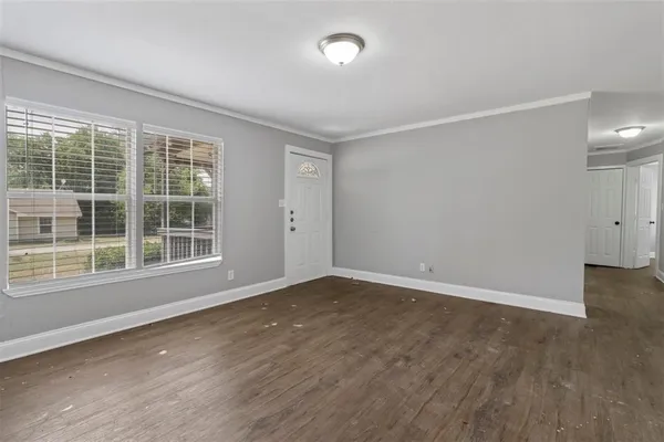 $1,575 | 308 West Lamm Street, Blue Ridge, TX 75424