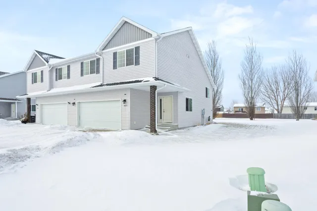 $285,000 | 3611 15th Street South, Moorhead, MN 56560