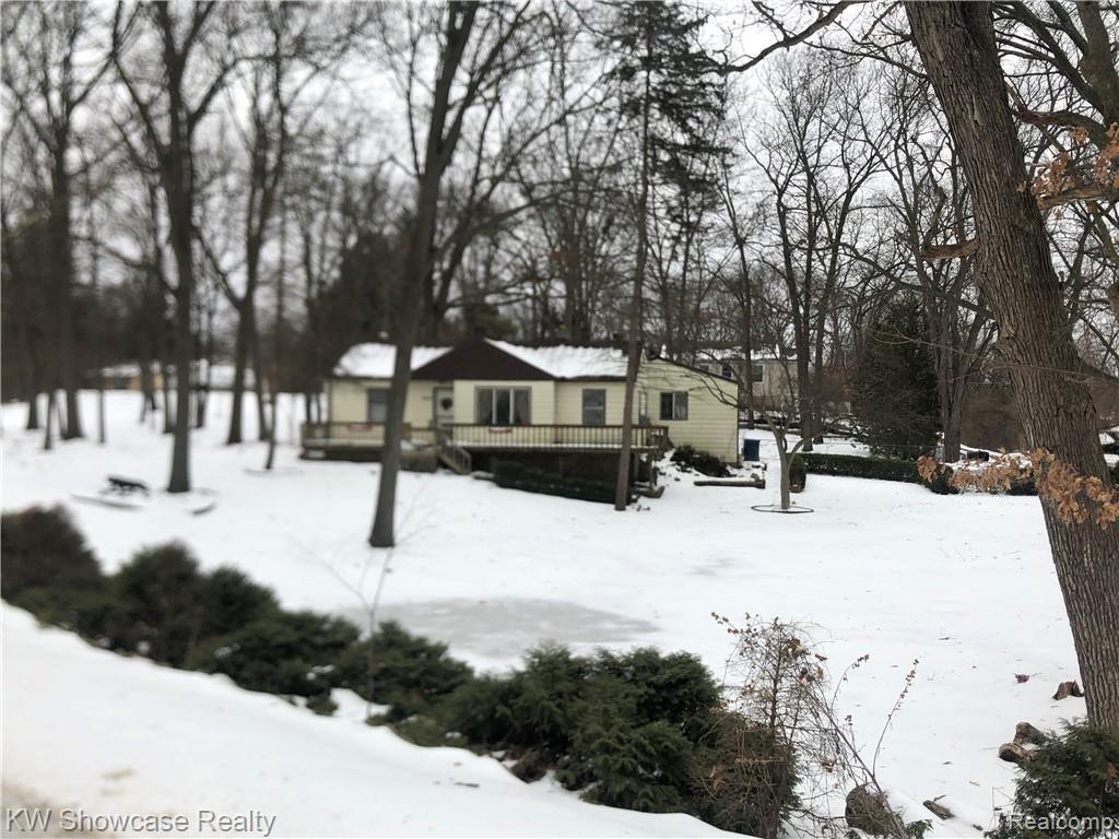 2640 Ridge Road White Lake, MI 48383 - Photo 28 of 34 EEC27600-285C-4AF8-9EA5-C54EE6D14985.jpeg