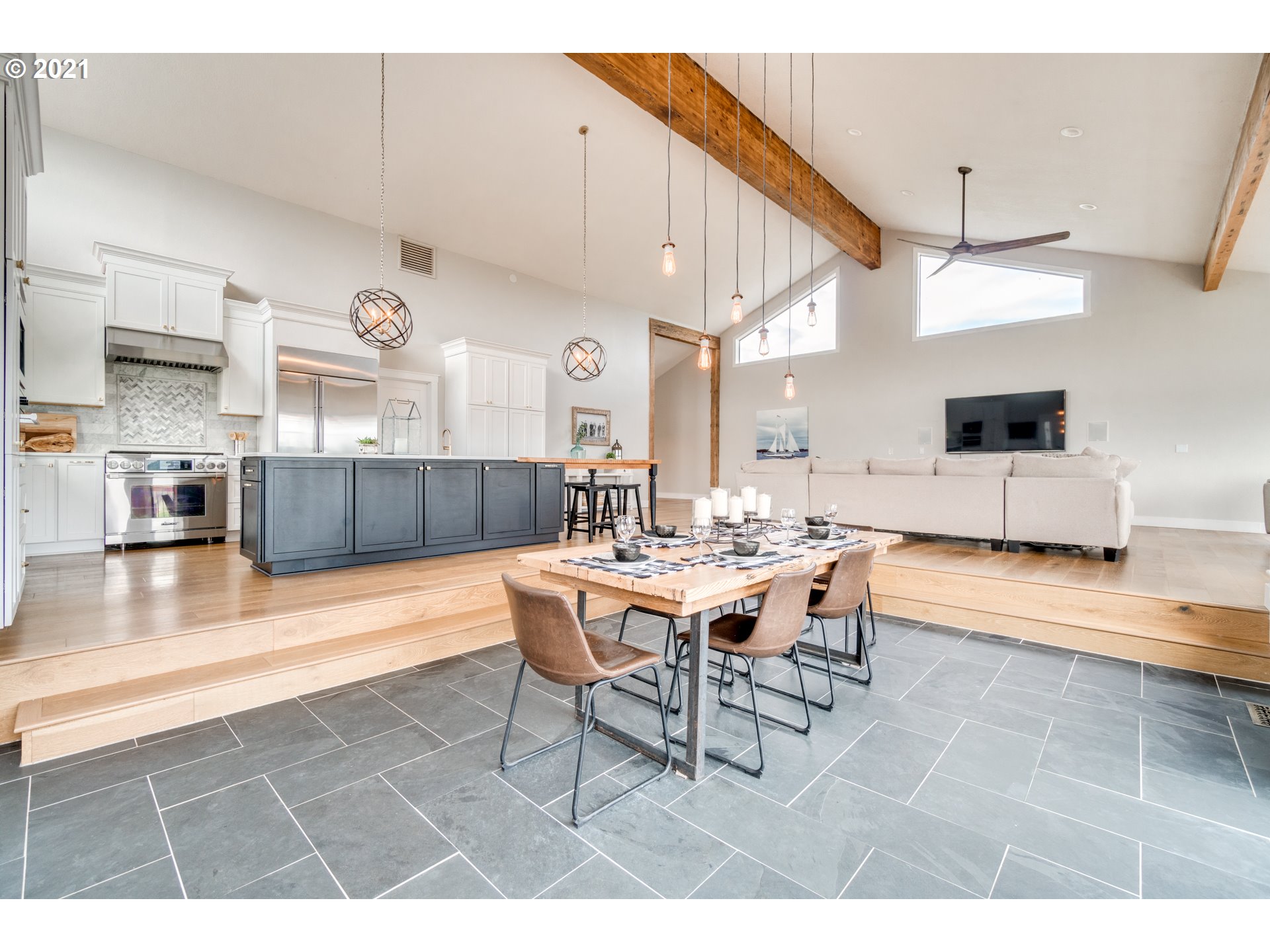 8426 Southeast Barbara Welch Road Portland, OR 97236 - Photo 11 of 32
