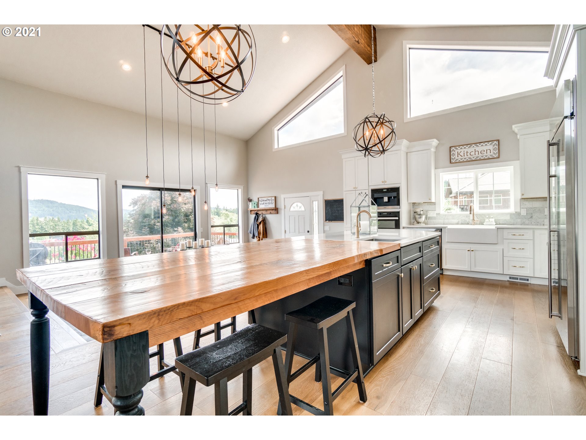 8426 Southeast Barbara Welch Road Portland, OR 97236 - Photo 13 of 32