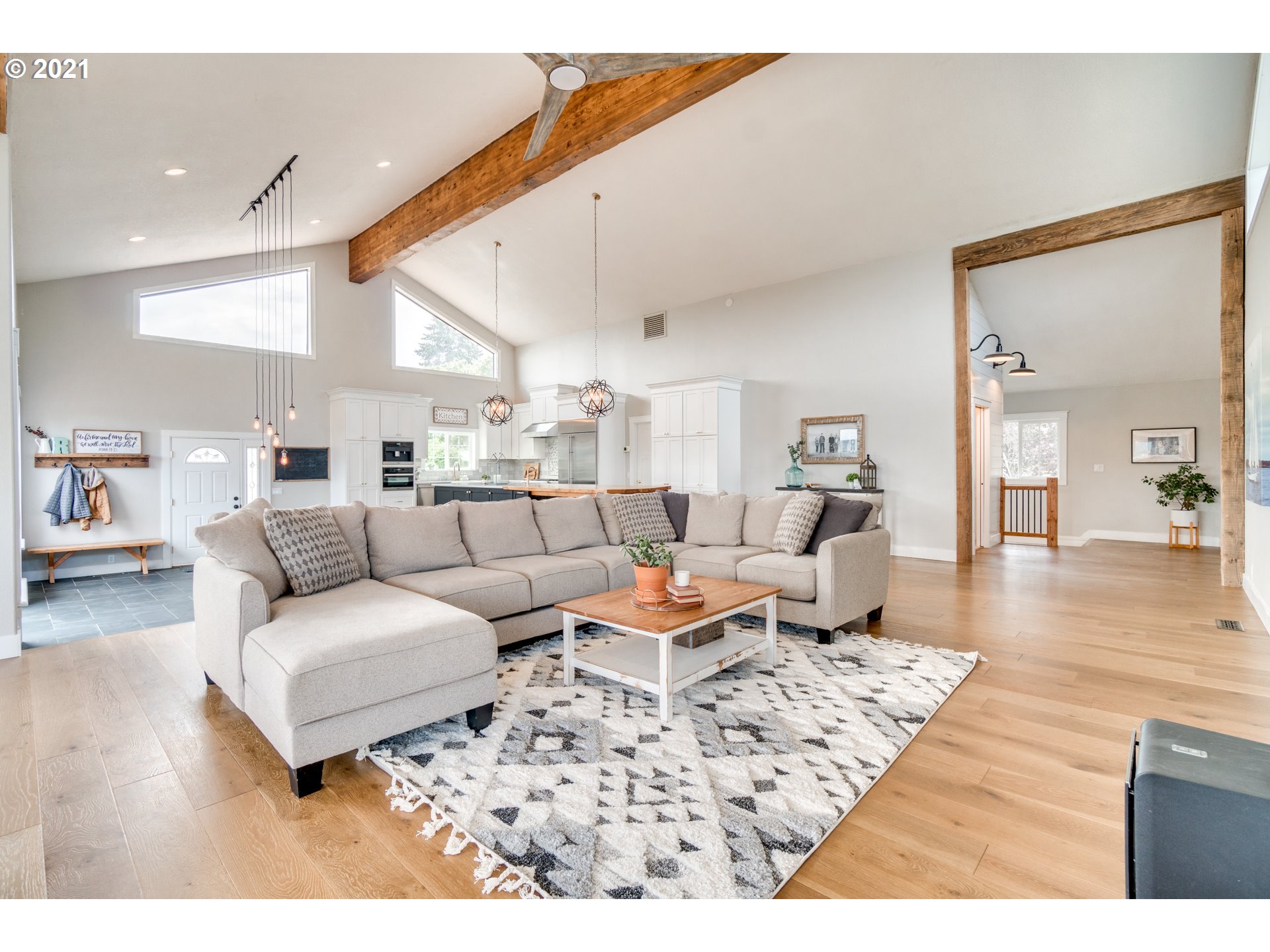 8426 Southeast Barbara Welch Road Portland, OR 97236 - Photo 18 of 32