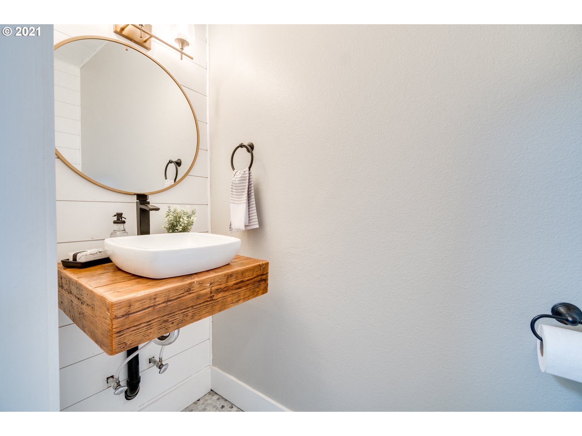 8426 Southeast Barbara Welch Road Portland, OR 97236 - Photo 20 of 32