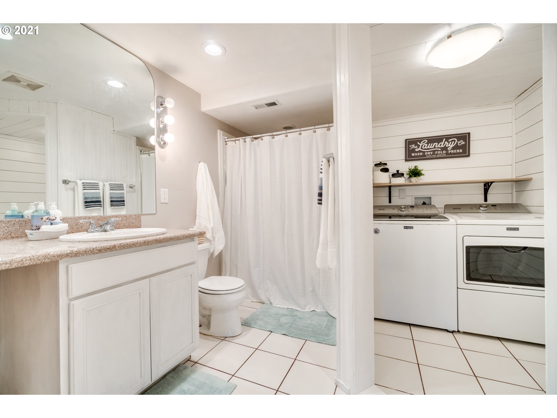 8426 Southeast Barbara Welch Road Portland, OR 97236 - Photo 27 of 32