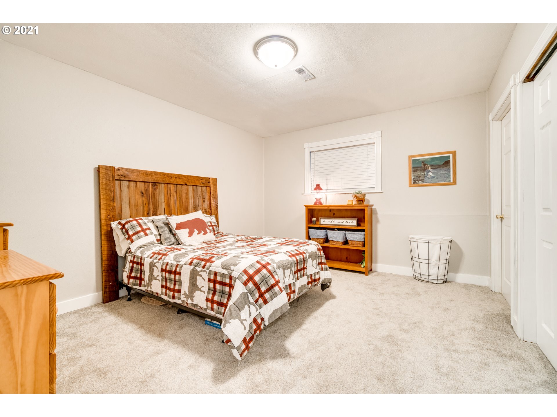 8426 Southeast Barbara Welch Road Portland, OR 97236 - Photo 28 of 32