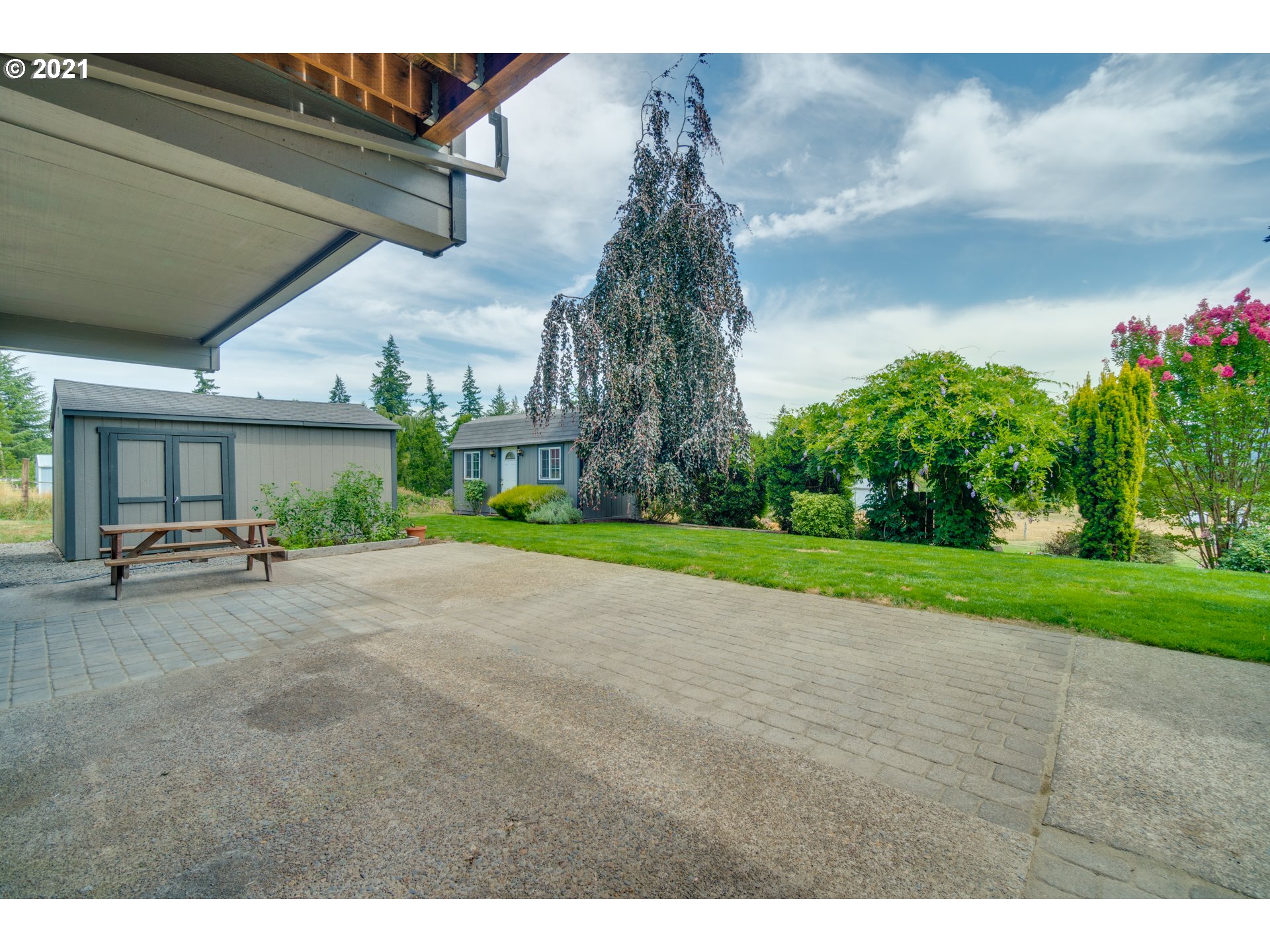 8426 Southeast Barbara Welch Road Portland, OR 97236 - Photo 6 of 32