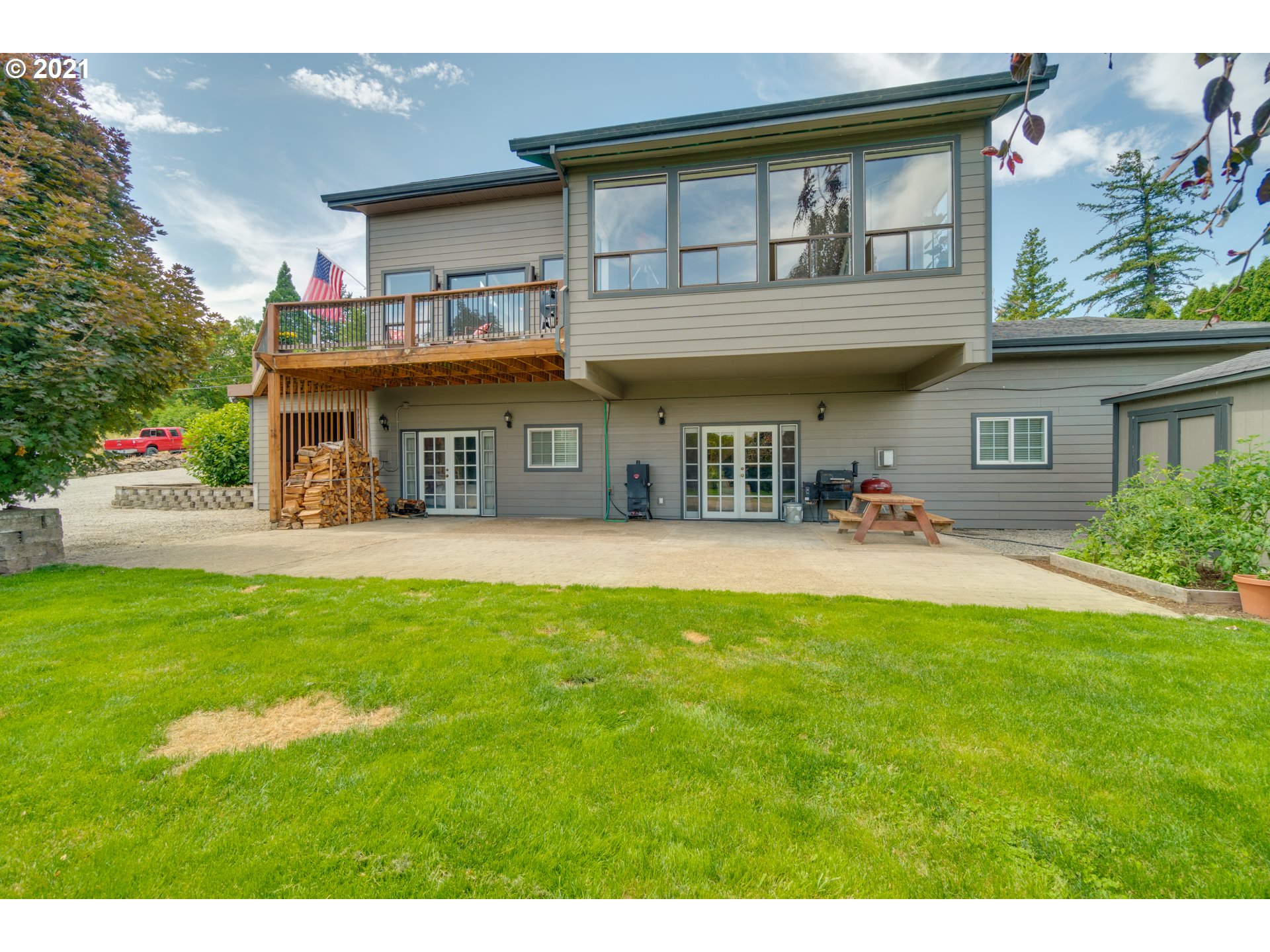 8426 Southeast Barbara Welch Road Portland, OR 97236 - Photo 7 of 32