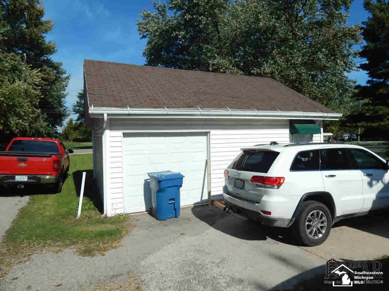 2432 East Sterns Road Erie, MI 48133 - Photo 14 of 15 Detached garage