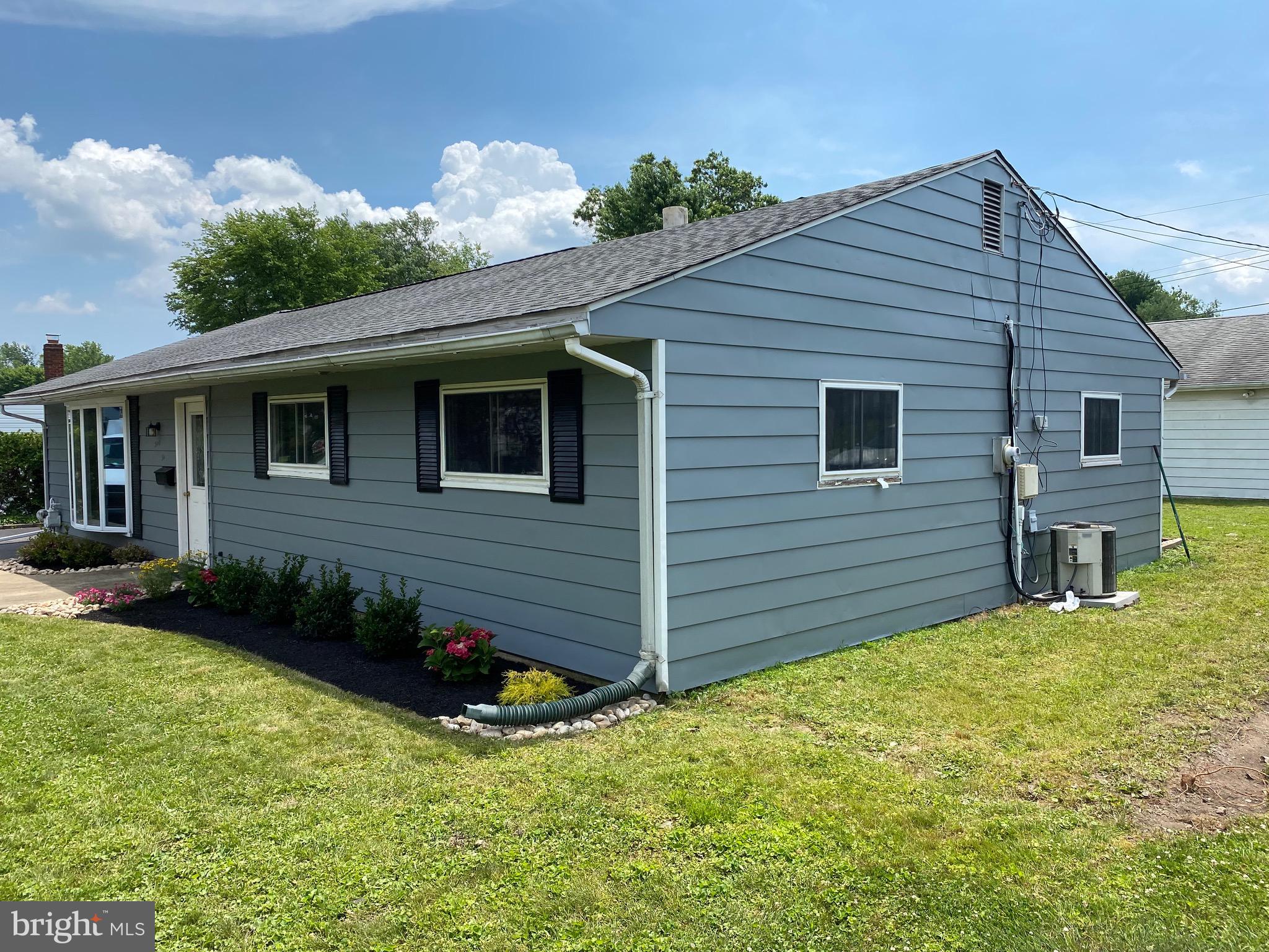 932 Rozel Avenue Southampton, PA 18966 - Photo 3 of 32 a view of a house with a yard