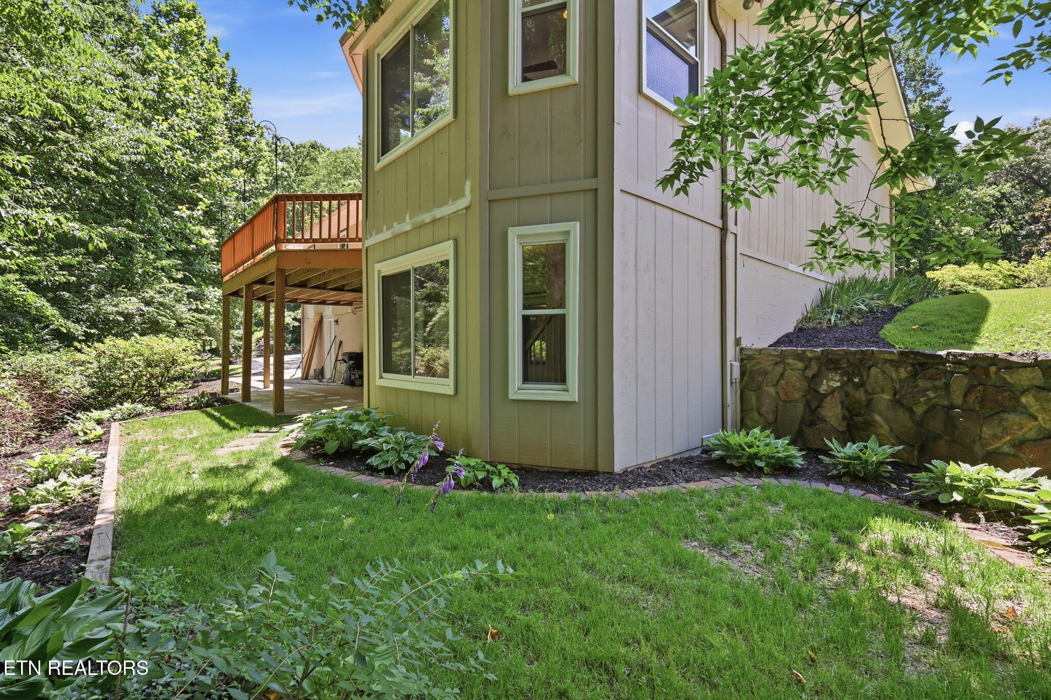 211 Connors Circle Oak Ridge, TN 37830 - Photo 14 of 56 15-web-or-mls-3F1A8630