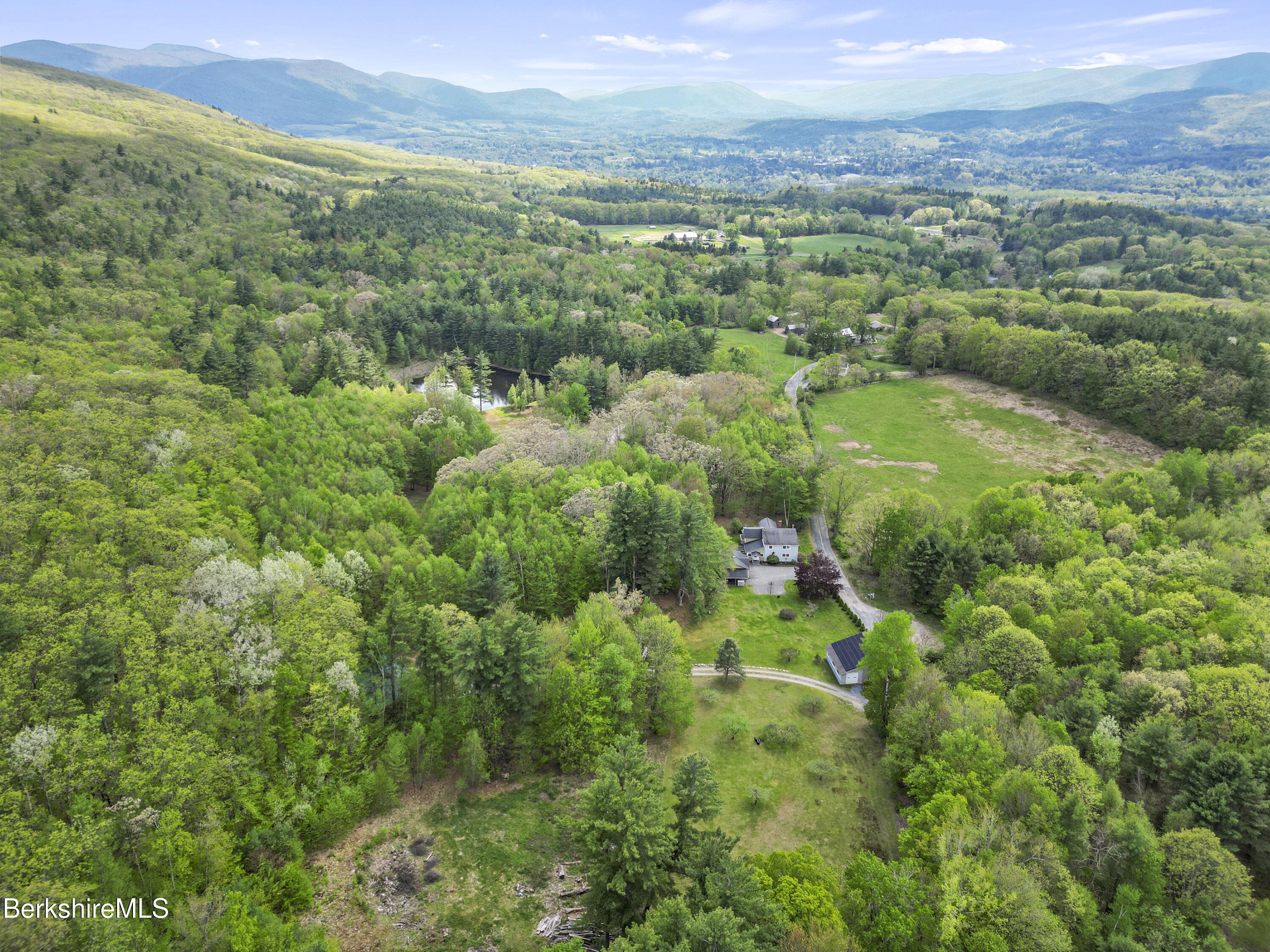 924 Henderson Road Williamstown, MA 01267 - Photo 49 of 51 Aerial View