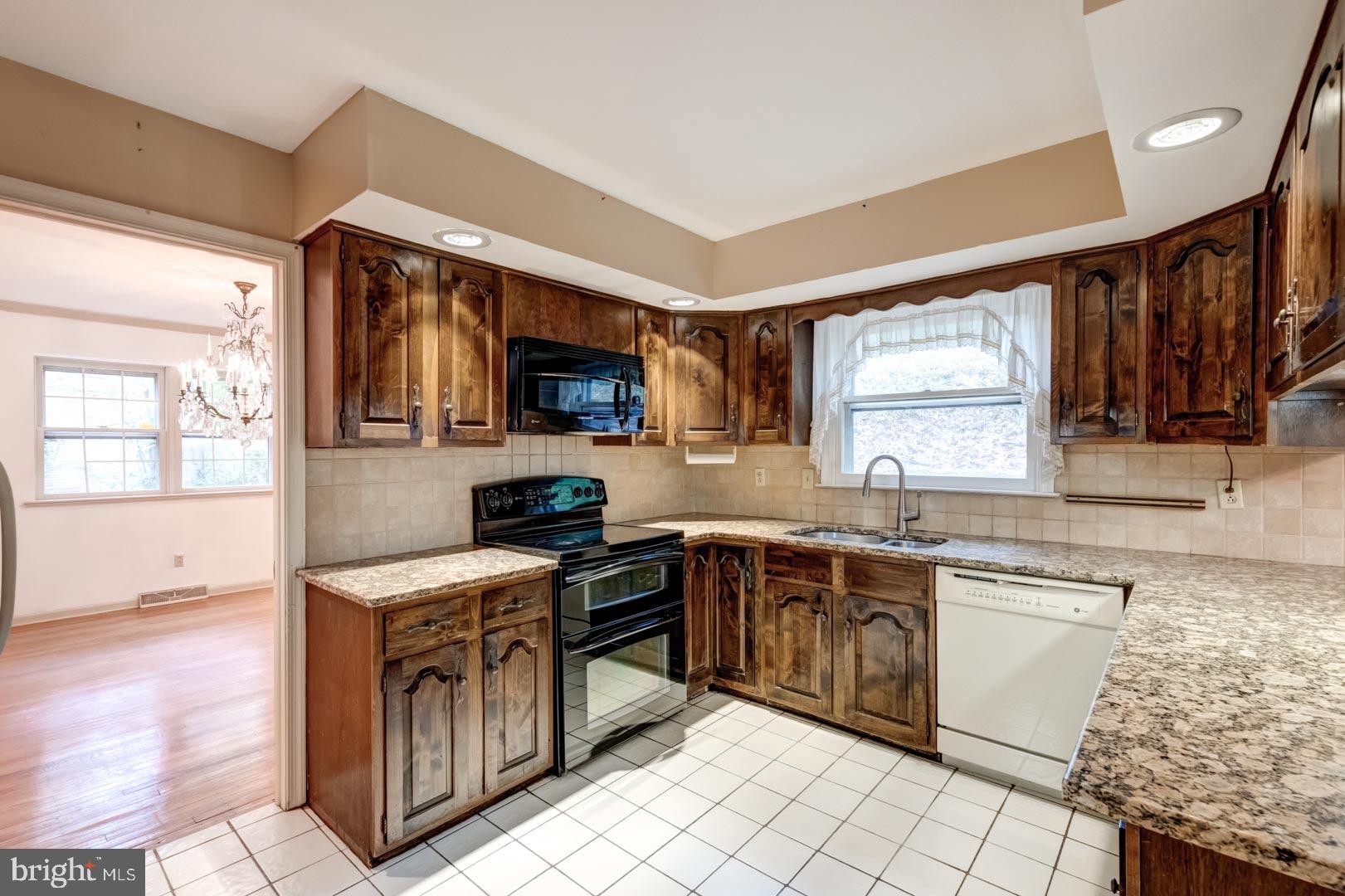 3216 Sawmill Road Newtown Square, PA 19073 - Photo 12 of 28 Kitchen