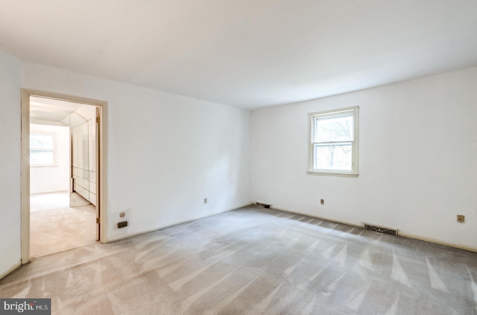 3216 Sawmill Road Newtown Square, PA 19073 - Photo 18 of 28 Primary Bedroom