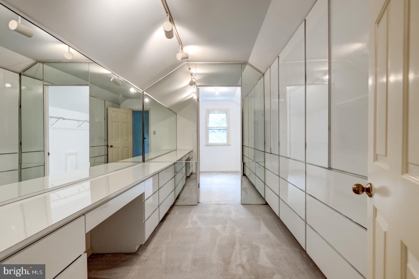 3216 Sawmill Road Newtown Square, PA 19073 - Photo 19 of 28 Primary Bedroom