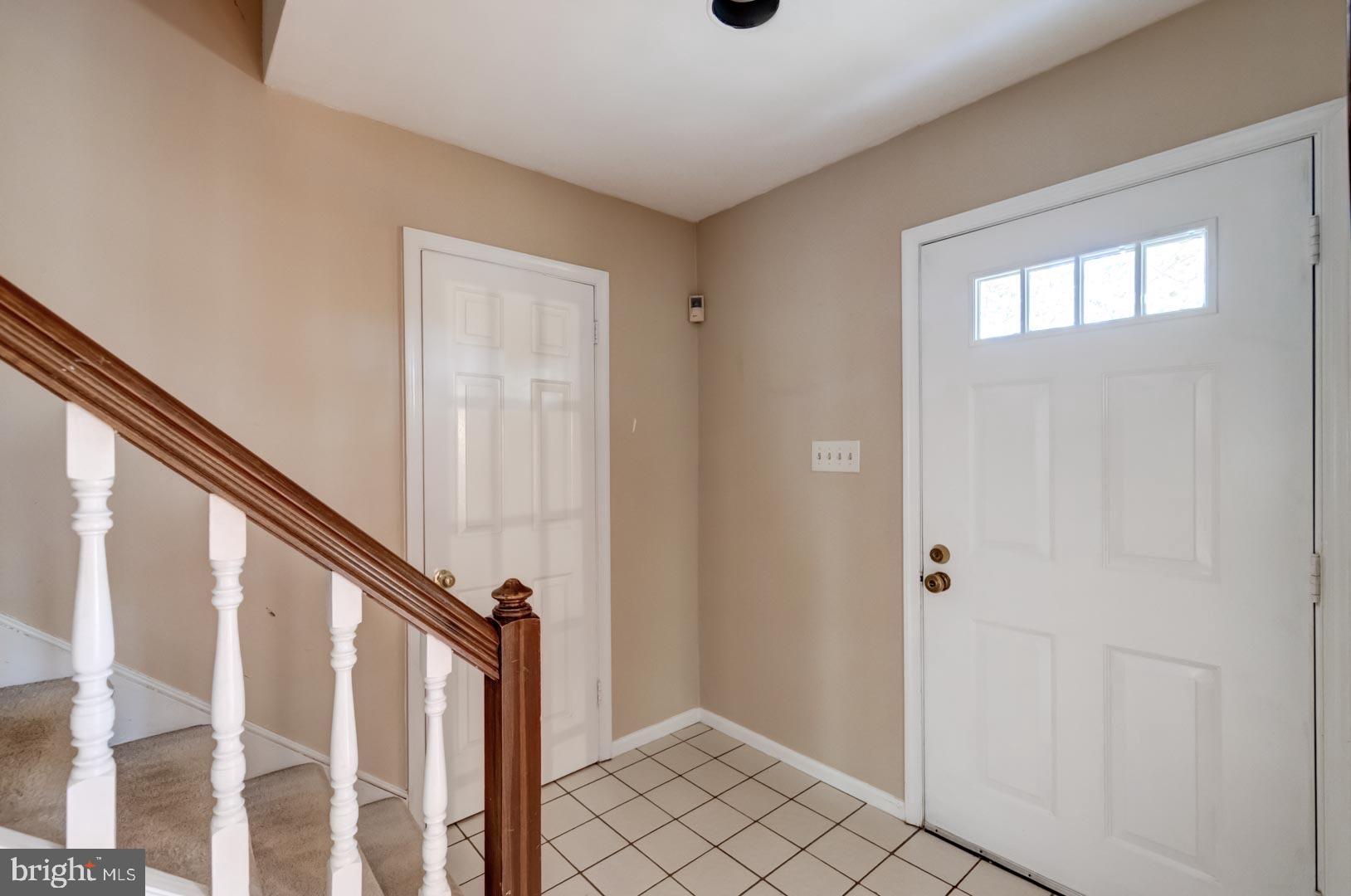 3216 Sawmill Road Newtown Square, PA 19073 - Photo 6 of 28 Foyer