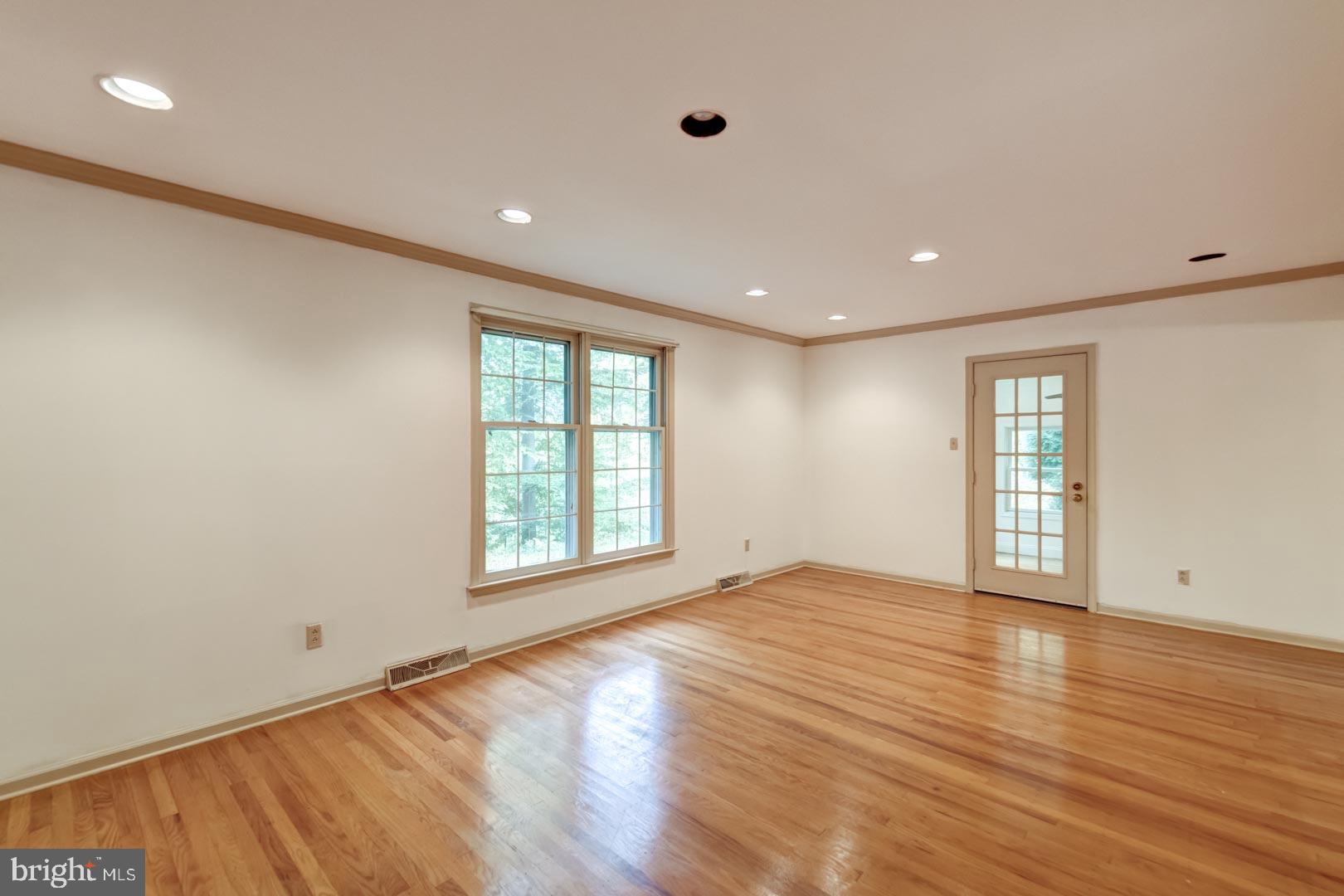 3216 Sawmill Road Newtown Square, PA 19073 - Photo 8 of 28 Living Room