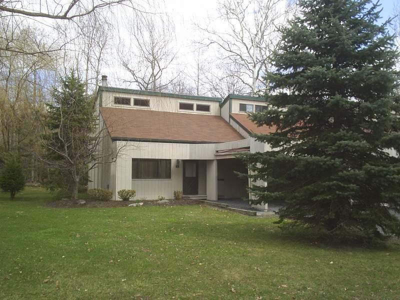 8 Ridge Drive Tannersville, PA 18372 - Photo 1 of 11 WONDERFUL VIEWS OF NATURE!