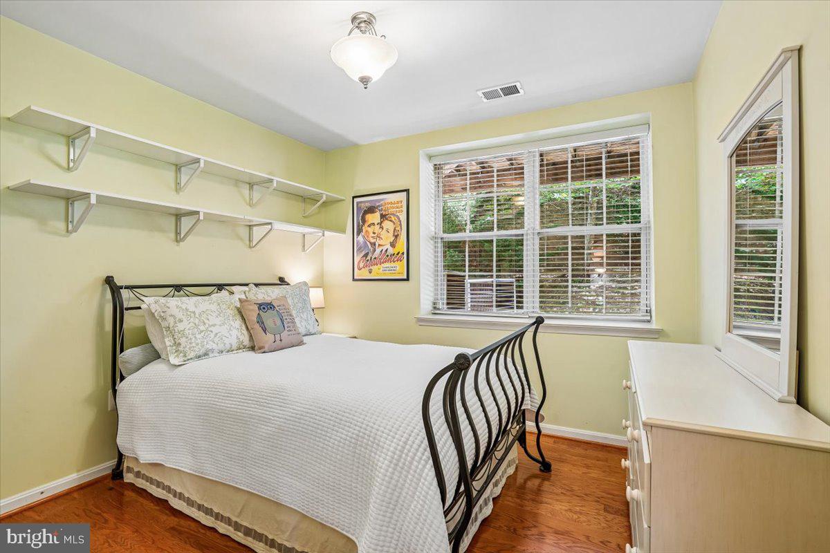 13806 Breezy Ridge Way Woodbridge, VA 22191 - Photo 33 of 42 Bedroom