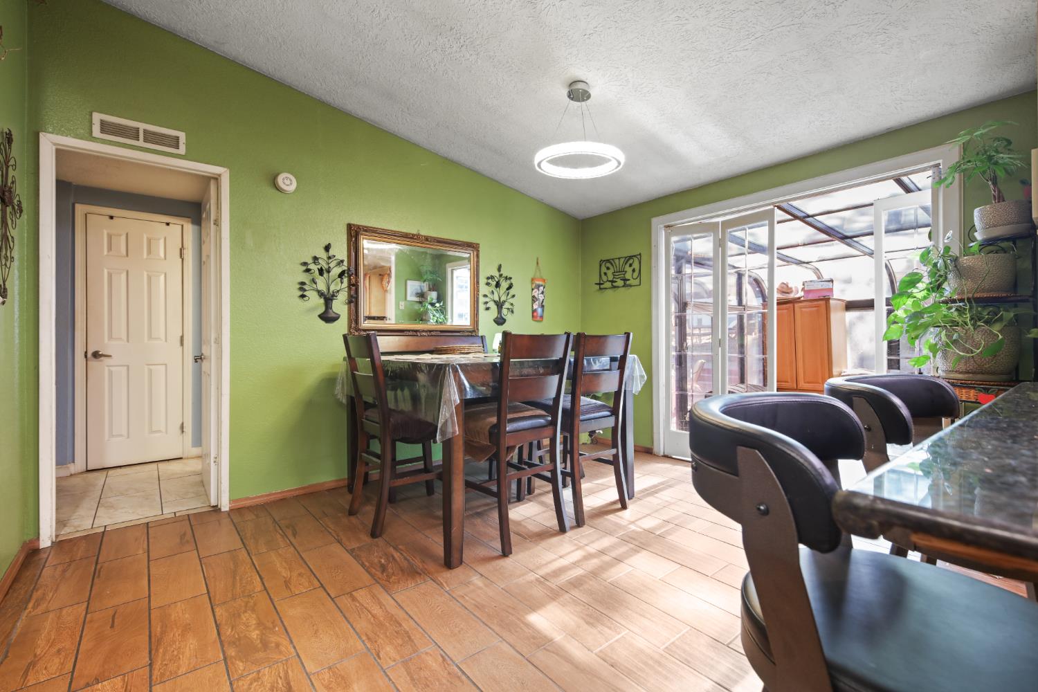 901 Quail Oaks Road Valley Springs, CA 95252 - Photo 4 of 52