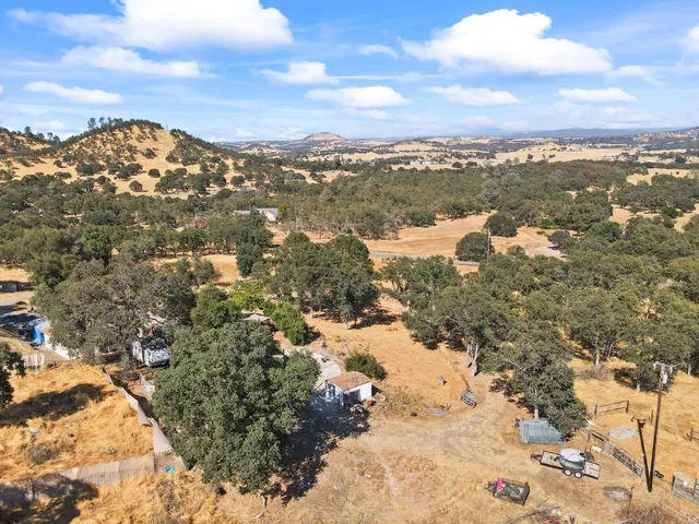 $690,000 | 901 Quail Oaks Road, Valley Springs, CA 95252