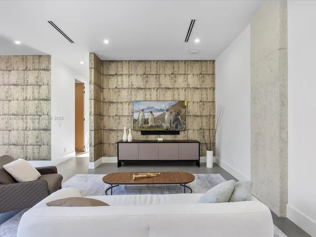 $5,149,000 | 871 Northeast 83rd Street, Miami, FL 33138