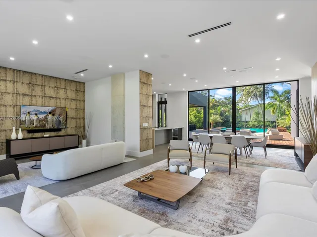 $5,149,000 | 871 Northeast 83rd Street, Miami, FL 33138