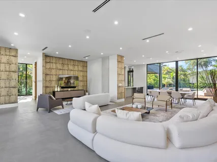 $5,149,000 | 871 Northeast 83rd Street, Miami, FL 33138