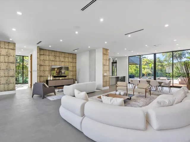 $5,149,000 | 871 Northeast 83rd Street, Miami, FL 33138