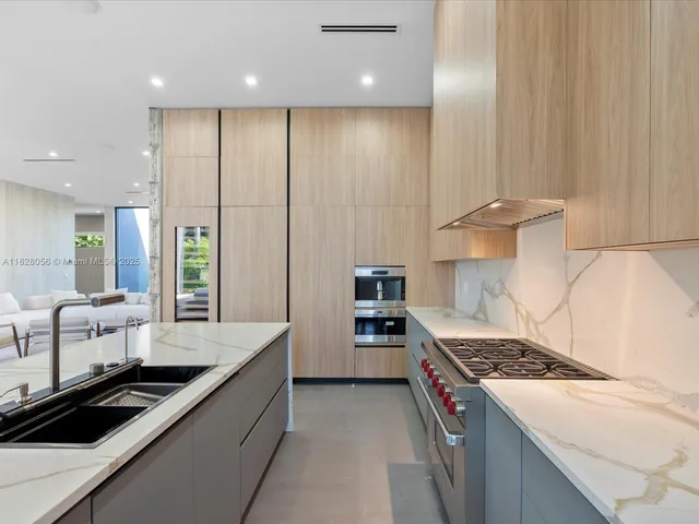 $5,149,000 | 871 Northeast 83rd Street, Miami, FL 33138