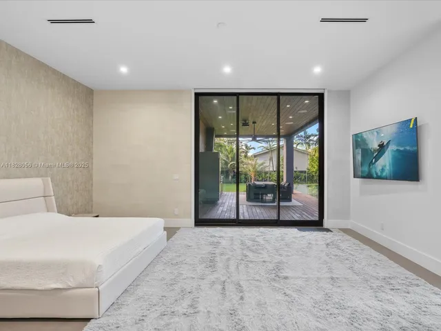 $5,149,000 | 871 Northeast 83rd Street, Miami, FL 33138