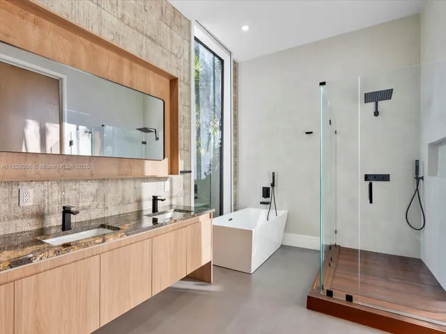 $5,149,000 | 871 Northeast 83rd Street, Miami, FL 33138