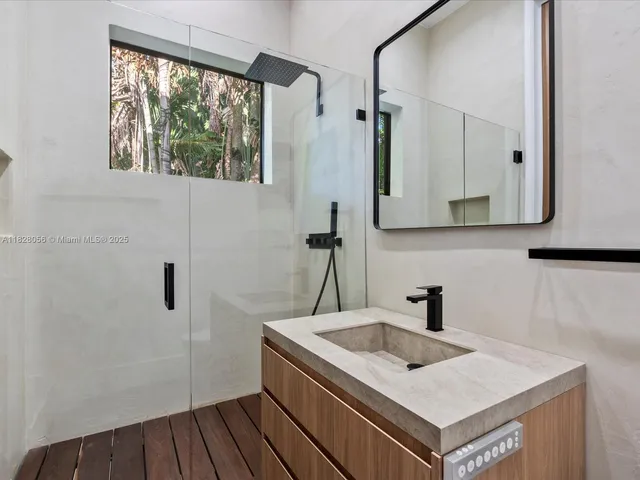 $5,149,000 | 871 Northeast 83rd Street, Miami, FL 33138