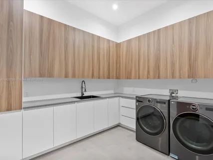 $5,149,000 | 871 Northeast 83rd Street, Miami, FL 33138