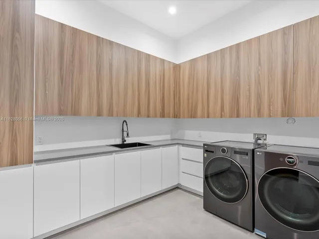 $5,149,000 | 871 Northeast 83rd Street, Miami, FL 33138