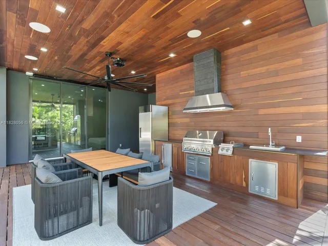 $5,149,000 | 871 Northeast 83rd Street, Miami, FL 33138