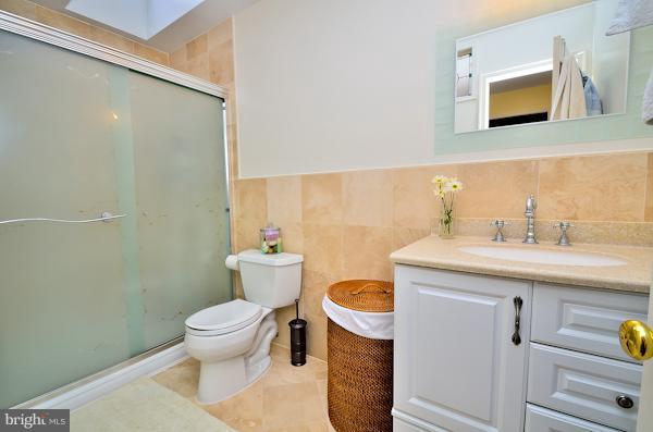 7701 Lear Road McLean, VA 22102 - Photo 2 of 30 Bath