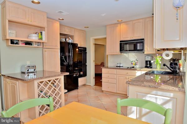 7701 Lear Road McLean, VA 22102 - Photo 15 of 30 Kitchen